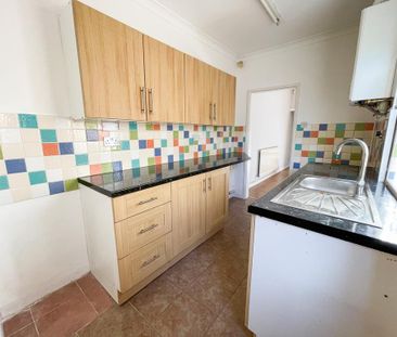 2 bedroom terraced house to rent - Photo 4