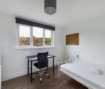 6 bedroom semi-detached house to rent - Photo 4