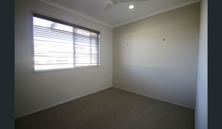 High Set Home in Andergrove&excl; - Photo 4