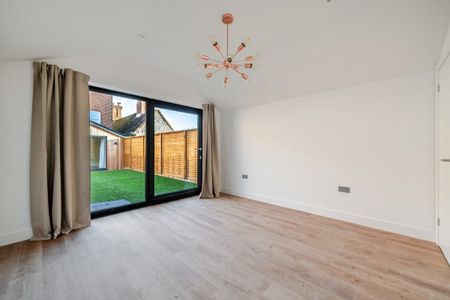 3 bedroom terraced house to rent - Photo 4