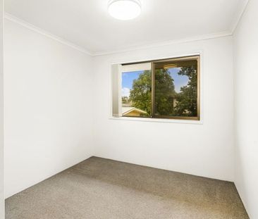Two Bedroom Unit Stones Throw Away From Broadwater! - Photo 2