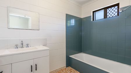 1/2 Saltbush Boulevard, Rasmussen - Photo 5