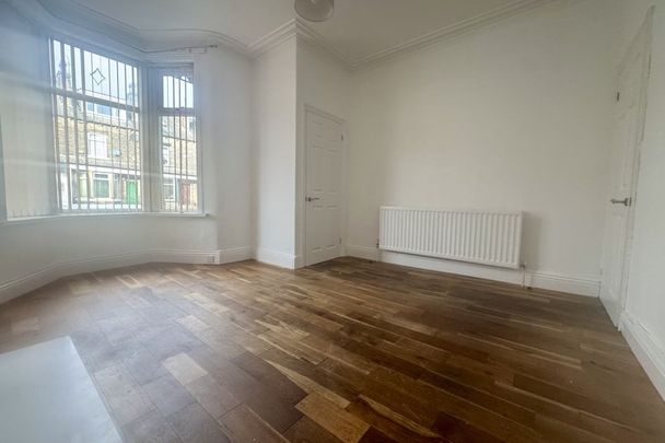 Lister Avenue - Photo 1