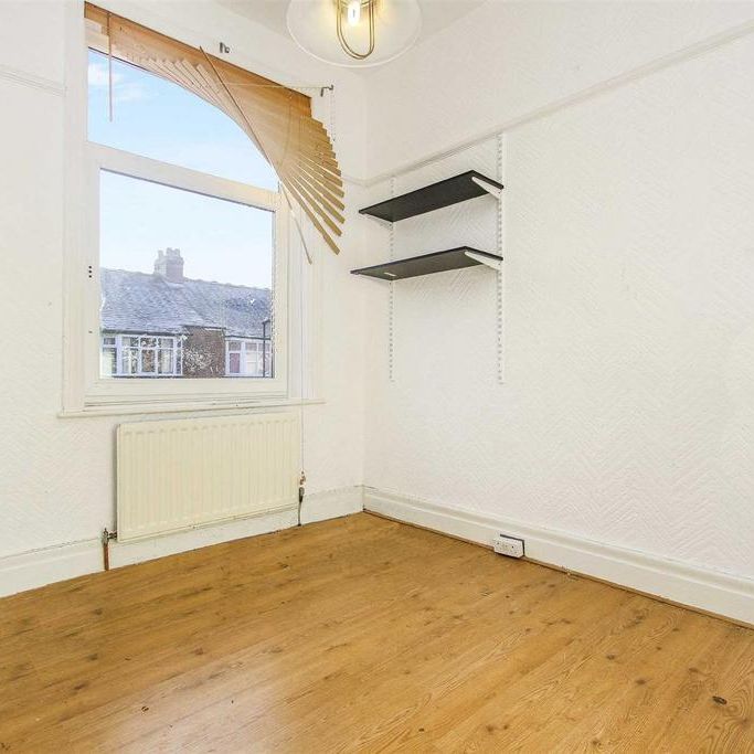 3 bedroom flat to rent - Photo 1