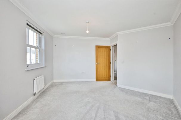 3 bedroom apartment to rent - Photo 1