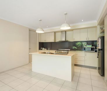 SPACIOUS FAMILY HOME! - Photo 5