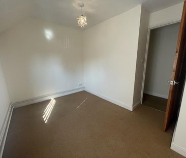 3 bedroom end of terrace house to rent - Photo 1