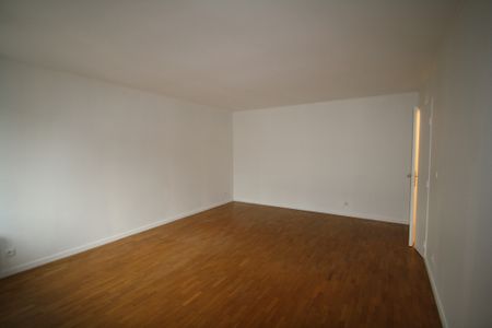 Appartement 2 - PIECES HOUILLES - Centre Ville - Photo 4