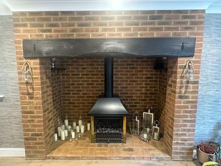 4 bedroom detached house to rent - Photo 2