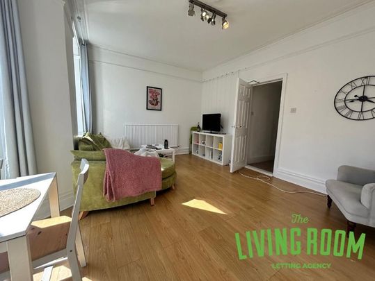 2 bedroom flat to rent - Photo 1