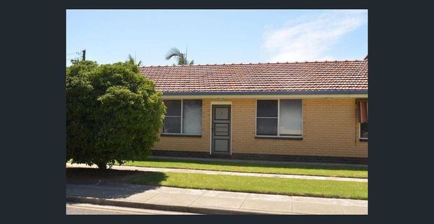 Easy-Care Living Minutes to Henley Beach - Photo 1