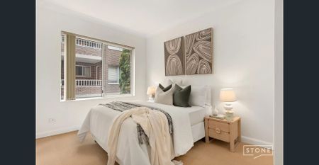 Prominently positioned three-bedroom apartment! - Photo 5