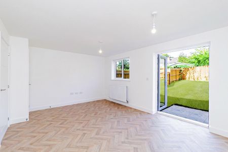 3 bedroom semi-detached house to rent - Photo 5