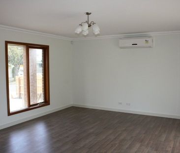 1/12 Elm Grove, Mckinnon - Photo 3