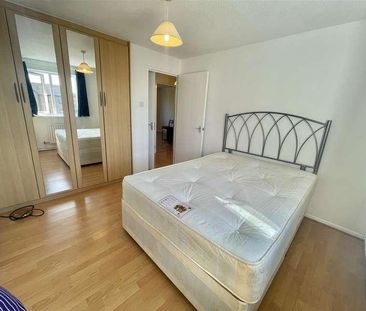 Dehavilland Close, Northolt, UB5 - Photo 2