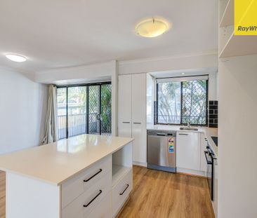 Charming Family Home - Photo 1