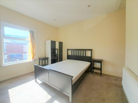 St. Margarets Avenue, Burnage, Manchester, M19 - Photo 3