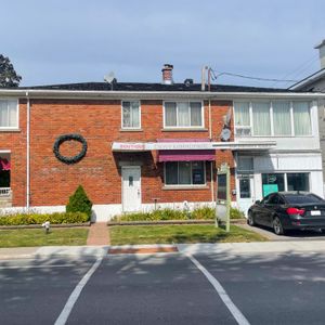3585 Boul. du Souvenir Laval (Chomedey), QC H7V - Photo 2