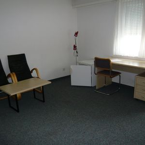 MIETEN OHNE KAUTION - Möbliertes Wohnen in der Nähe des Flughafens - Photo 2