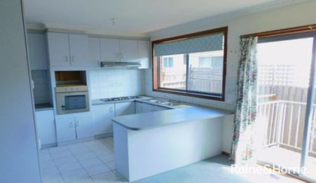 Contemporary Comfort and Everyday Convenience - Photo 2