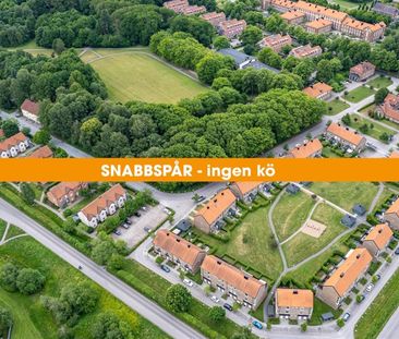 Östra allén 23 - Foto 1