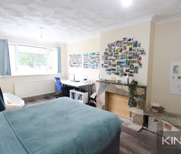 4 bedroom semi-detached house to rent - Photo 3