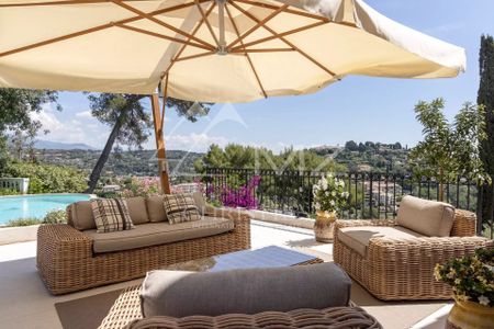 MOUGINS - Magnifique villa avec vue mer - Photo 2