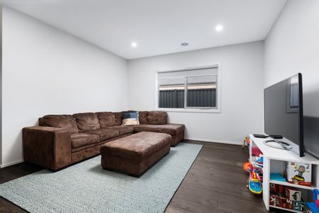 181 Dyson Drive, Alfredton - Photo 2