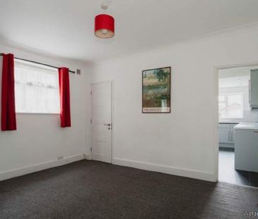 3 bedroom property to rent in Epsom - Photo 4