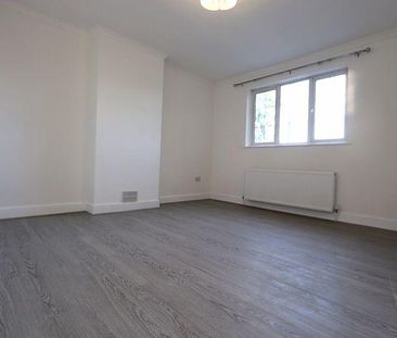3 bedroom flat to rent - Photo 5