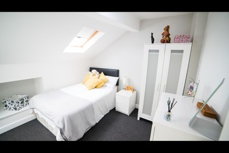 6 Bed Semi-Detached House, Albert Edward Road, L7 - Photo 5