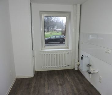 Gepflegte drei Zimmer Wohnung zum 16.02.2025 frei! - Photo 1