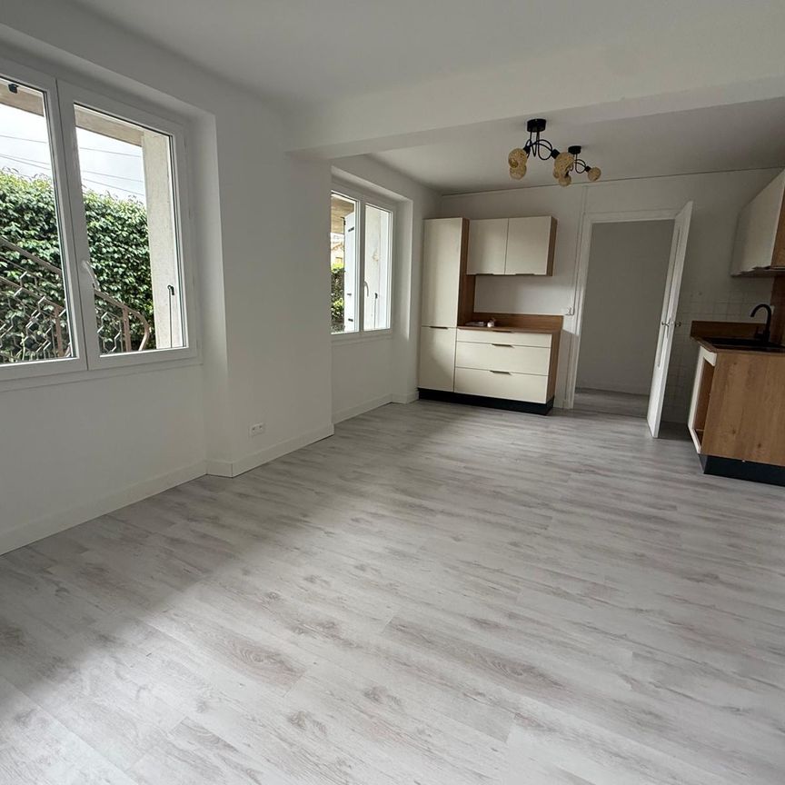 Location Appartement 2 pièces 49m² VALS LES BAINS 07600 - Photo 1