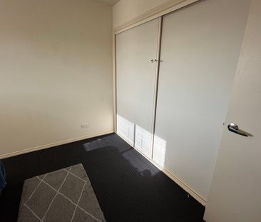 Yarraville - Photo 1