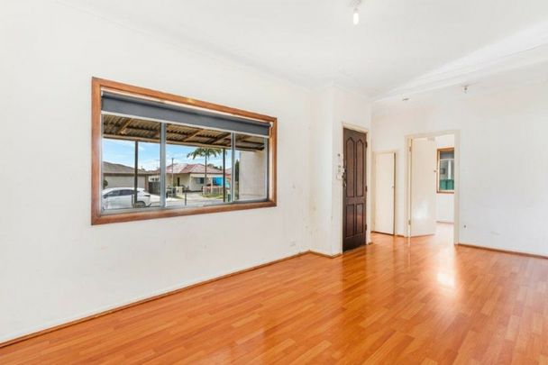 Spacious 3-Bedroom Family Home in Quiet, Convenient Location - Photo 1