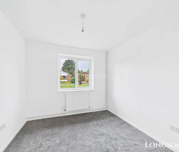 3 bedroom detached bungalow to rent - Photo 2