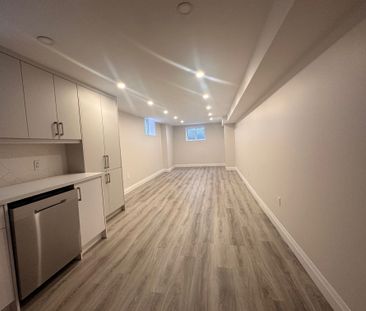 For Lease - 2036 Grosvenor Street Unit# lower, Oakville, Ontario - Photo 4