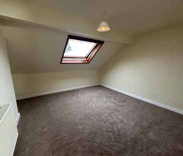 2 bedroom end of terrace house to rent - Photo 2