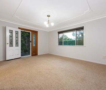 Centenary Heights - 3 Bedroom surprise package! - Photo 6