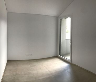 AFFITTASI A LODRINO LUMINOSO APPARTAMENTO DI 3.5 LOCALI - Foto 3