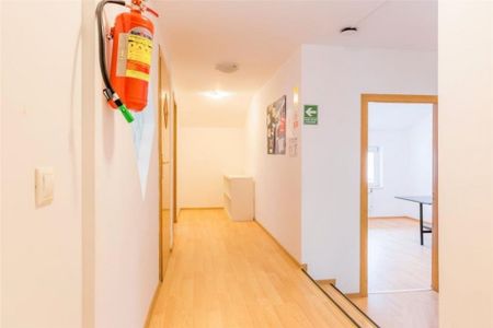 Zona Titulescu - Banu Manta vila 12 camere - Fotografie 2