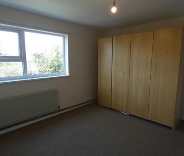 4 bedroom terraced house to rent - Photo 3