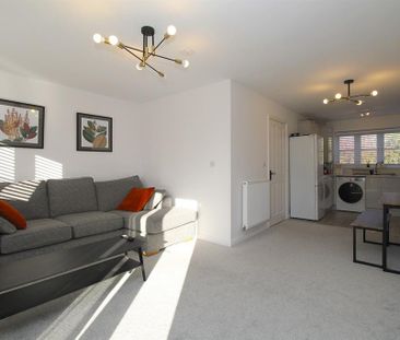 3 bedroom semi-detached house to rent - Photo 1