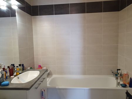 Location Appartement 3 pièces 59m² CALUIRE ET CUIRE 69300 - Photo 3