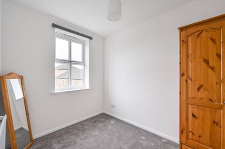 4 bedroom flat to rent - Photo 4