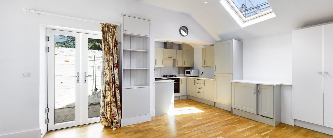 2 bedroom semi-detached bungalow to rent - Photo 1