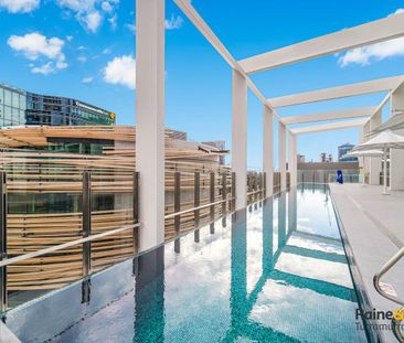 Fully Furnished Two-bedroom Apartment located in the heart of CBD - Photo 2