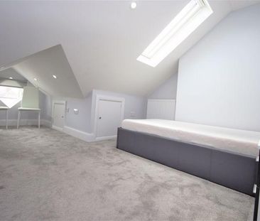 3 bedroom flat to rent - Photo 3