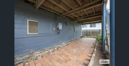 Central, Double Storey Family Home - Photo 3