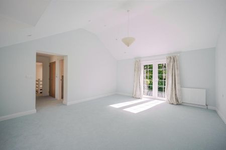 4 bedroom detached house to rent - Photo 4